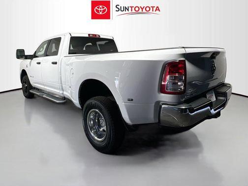 2024 RAM 3500 Big Horn Crew Cab 4x4 8' Box
