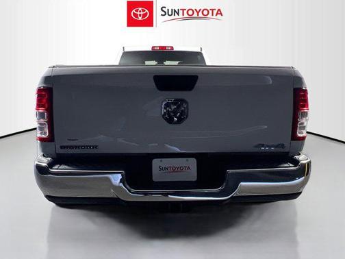 2024 RAM 3500 Big Horn Crew Cab 4x4 8' Box