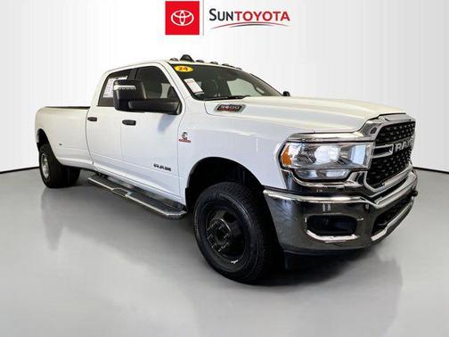2024 RAM 3500 Big Horn Crew Cab 4x4 8' Box
