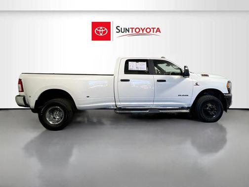 2024 RAM 3500 Big Horn Crew Cab 4x4 8' Box