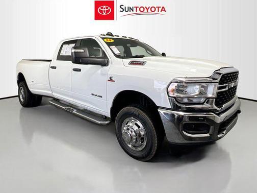 2024 RAM 3500 Big Horn Crew Cab 4x4 8' Box