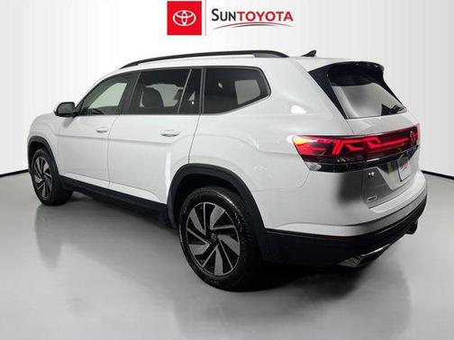 2024 Volkswagen Atlas 2.0T SE w/Technology 4MOTION