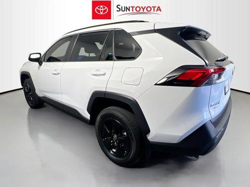 Ice Cap 2024 Toyota RAV4 XLE