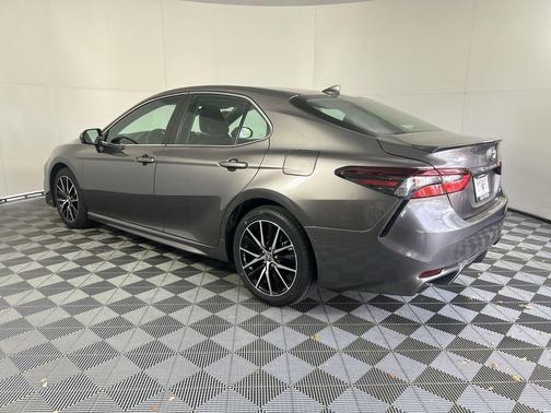 Predawn Gray Mica 2021 Toyota Camry SE