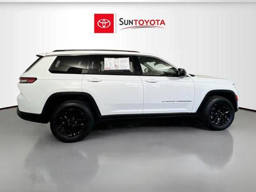 2022 Jeep Grand Cherokee L Laredo