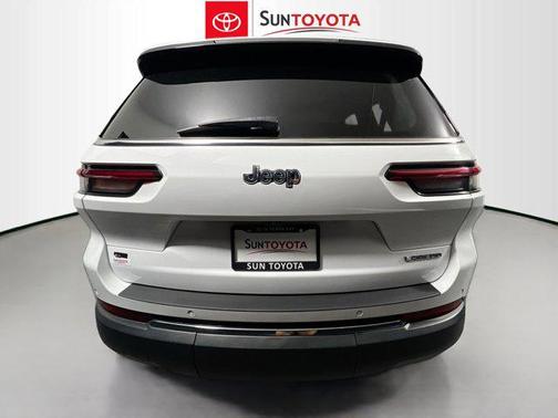 2022 Jeep Grand Cherokee L Laredo