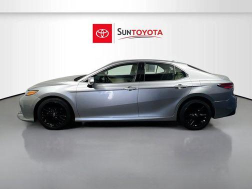 Celestial Silver Metallic 2018 Toyota Camry XLE