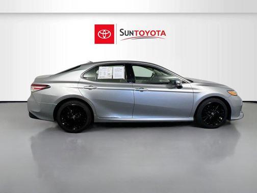 Celestial Silver Metallic 2018 Toyota Camry XLE