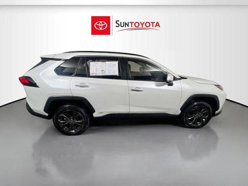 2024 Toyota RAV4 Hybrid SE