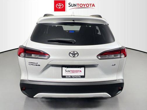 2024 Toyota Corolla Cross LE