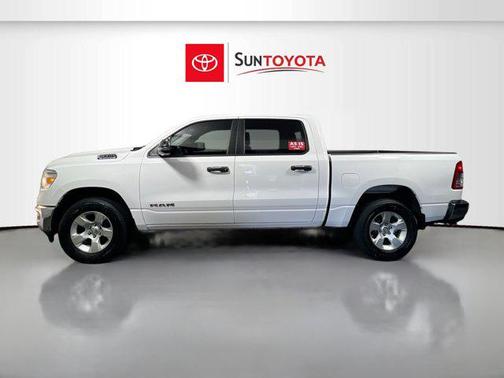 Bright White Clearcoat 2023 RAM 1500 Big Horn/Lone Star
