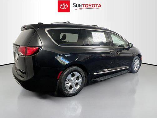 2020 Chrysler Pacifica Hybrid Touring L