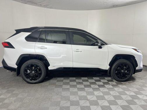 2024 Toyota RAV4 Hybrid SE