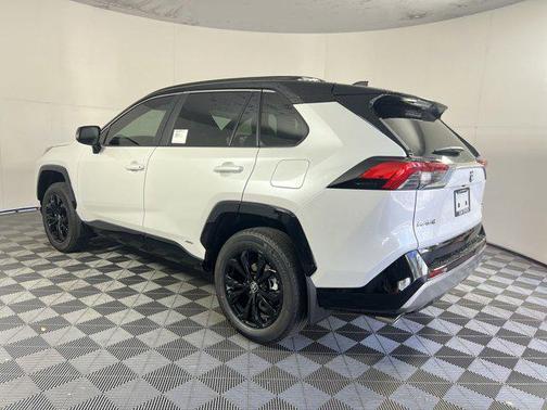 2024 Toyota RAV4 Hybrid SE