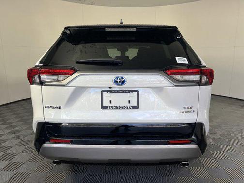 2024 Toyota RAV4 Hybrid SE