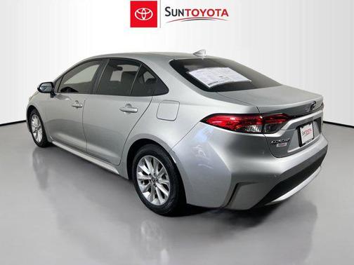 Classic Silver Metallic 2021 Toyota Corolla LE