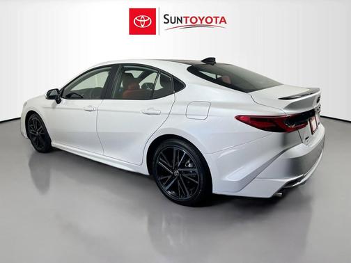 Wind Chill Pearl 2026 Toyota Camry XSE