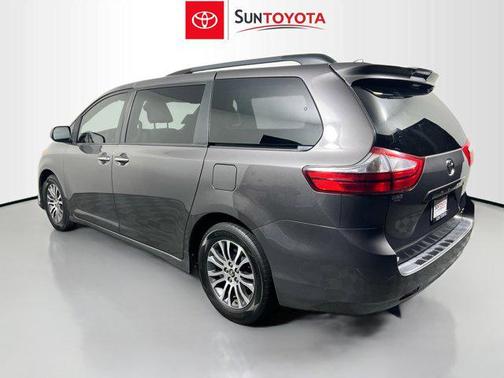 2018 Toyota Sienna XLE