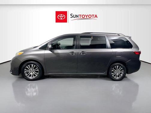 2018 Toyota Sienna XLE