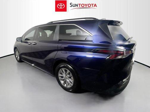 2024 Toyota Sienna XLE