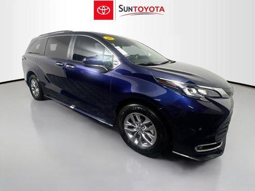 2024 Toyota Sienna XLE