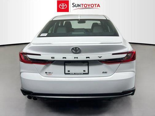 Ice Cap 2026 Toyota Camry SE