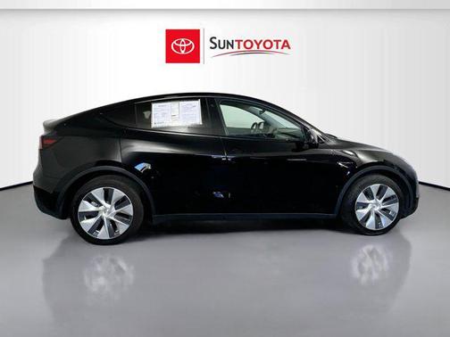 2022 Tesla Model Y Long Range Dual Motor All-Wheel Drive