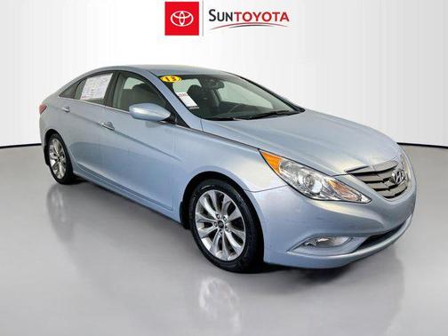 2013 Hyundai SONATA SE