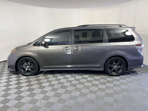 Predawn Gray Mica 2015 Toyota Sienna SE