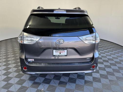 Predawn Gray Mica 2015 Toyota Sienna SE