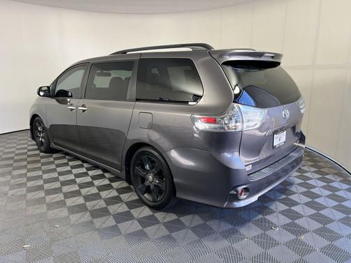 Predawn Gray Mica 2015 Toyota Sienna SE