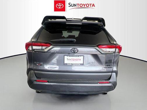 2021 Toyota RAV4 SE
