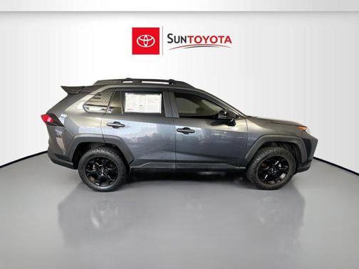 2021 Toyota RAV4 SE