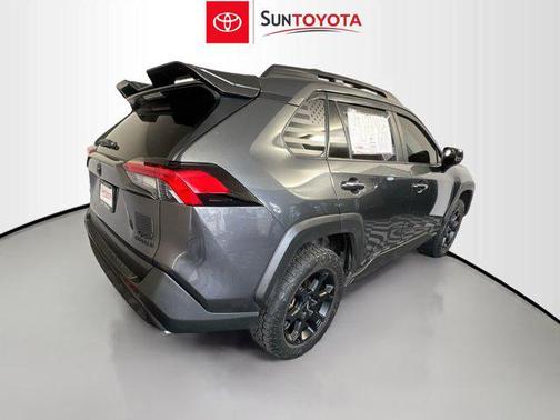 2021 Toyota RAV4 SE