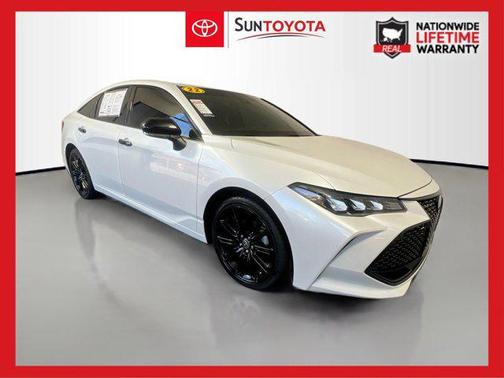 2022 Toyota Avalon Hybrid XSE