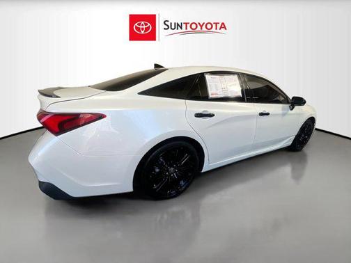 2022 Toyota Avalon Hybrid XSE