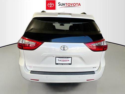 2020 Toyota Sienna XLE