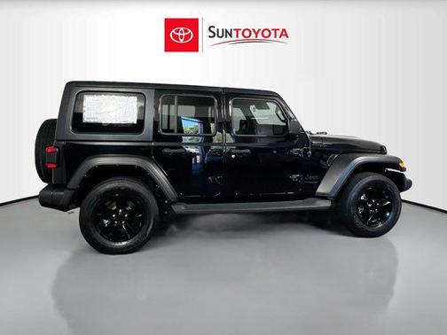 Black Clearcoat 2022 Jeep Wrangler Unlimited Sport Altitude