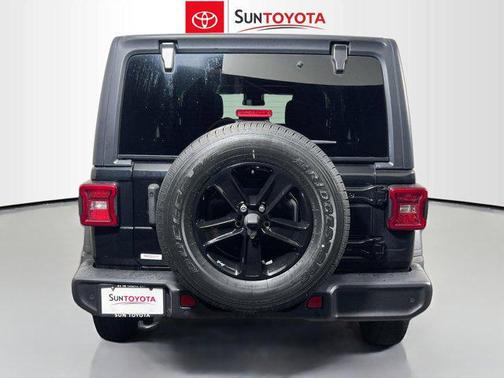 Black Clearcoat 2022 Jeep Wrangler Unlimited Sport Altitude