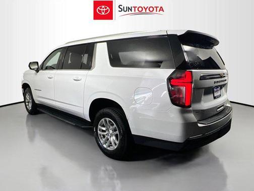 2023 Chevrolet Suburban LT