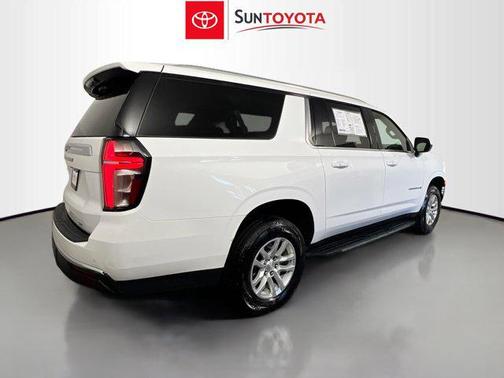 2023 Chevrolet Suburban LT