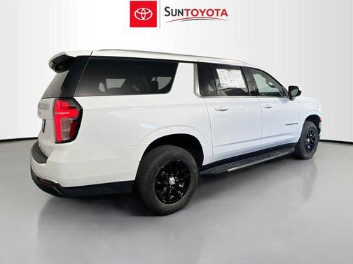 2023 Chevrolet Suburban LT