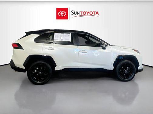 2022 Toyota RAV4 Hybrid SE