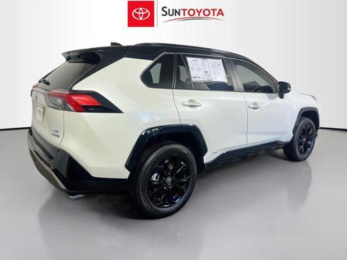 2022 Toyota RAV4 Hybrid SE