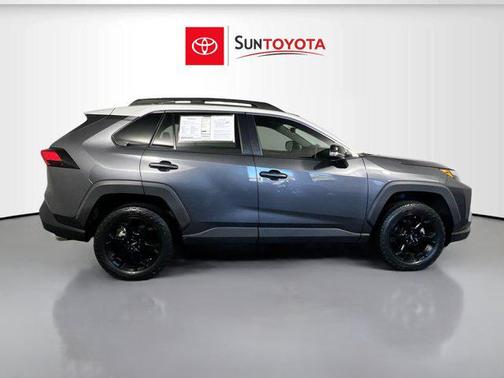 2022 Toyota RAV4 SE