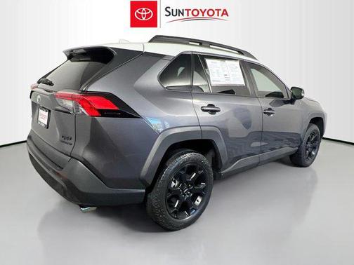 2022 Toyota RAV4 SE