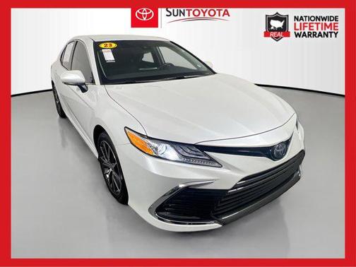 2023 Toyota Camry Hybrid XLE