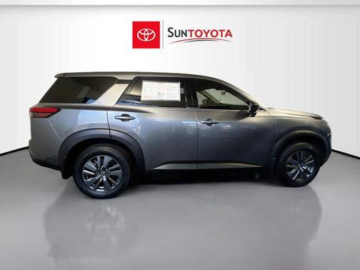 2024 Nissan Pathfinder S FWD