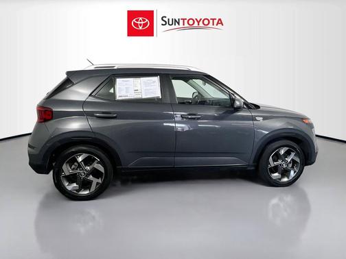 Ecotronic Gray 2024 Hyundai VENUE SEL