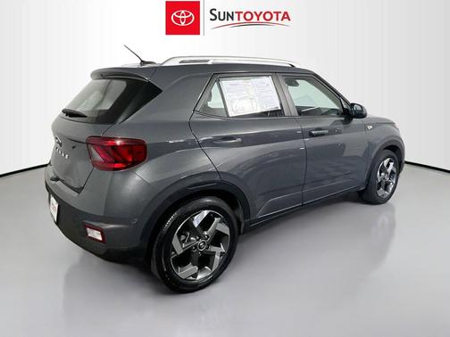 Ecotronic Gray 2024 Hyundai VENUE SEL